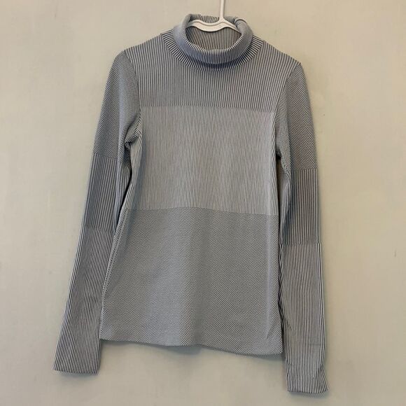 Athleta gray and white patterned turtleneck top Long sleeves Size M - Picture 1 of 9